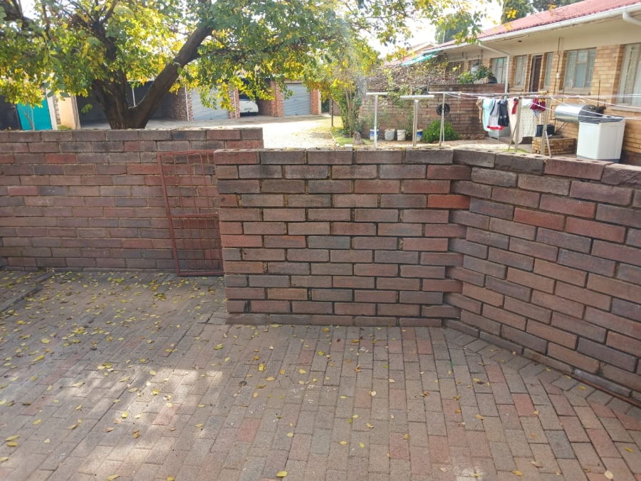 2 Bedroom Property for Sale in Songloed North West